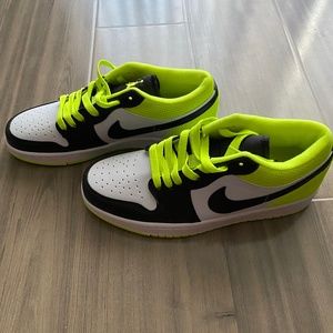 BRAND NEW Jordan 1 Low "Cyber"